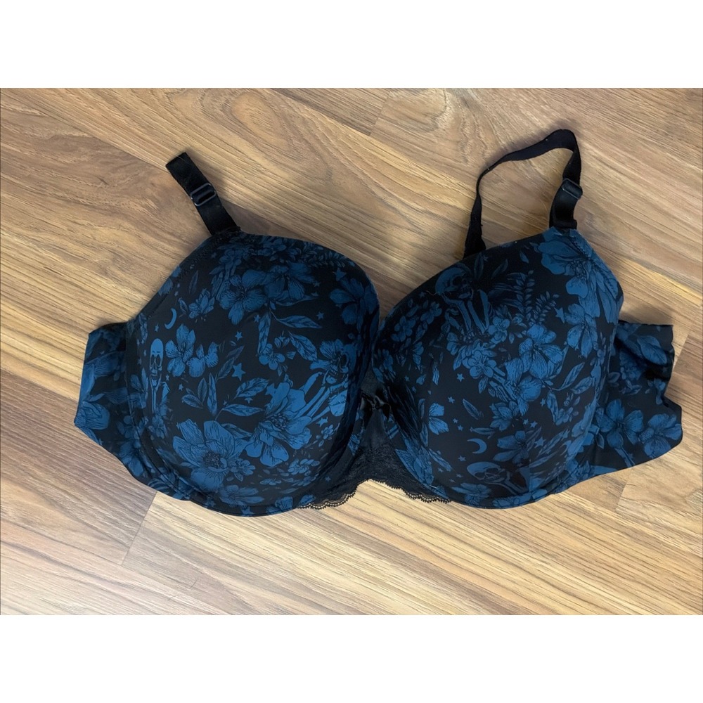 Torrid Macabre Halloween Gothic Curve Bra Teal Black Skulls 46C EUC